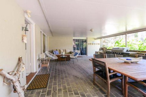 Palm Beachhouse - Whitsundays Accommodation 5