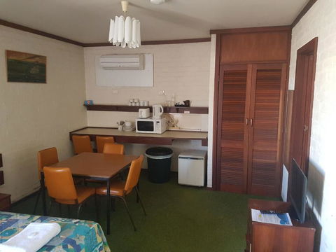 The Club Hotel - Whitsundays Accommodation 1
