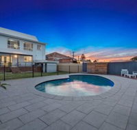 Waterview Beach house - Whitsundays Accommodation