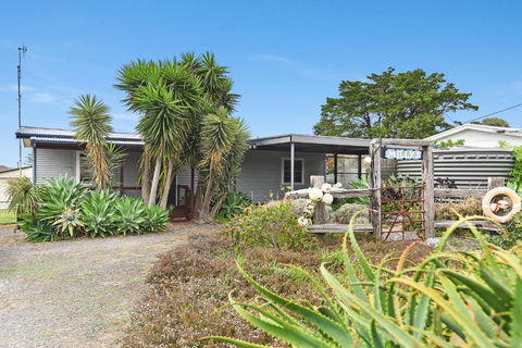 Millys At Middleton Pet Friendly - Whitsundays Accommodation 5