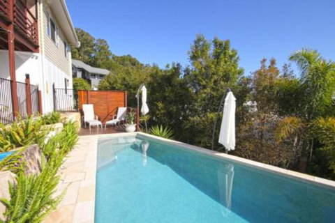 STUNNING HOME WITH SPECTACULAR VIEWS & CLOSE TO THE BEACH - Whitsundays Accommodation 0