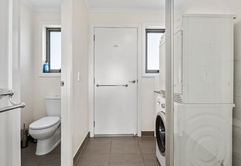 GRANITE BEACH HOUSE At Bay Of Fires - Whitsundays Accommodation 4