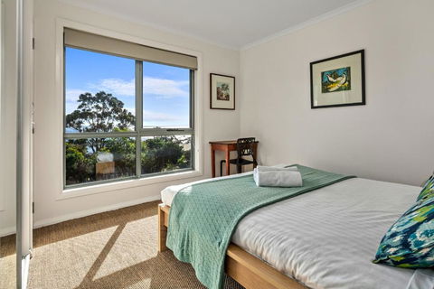 GRANITE BEACH HOUSE At Bay Of Fires - Whitsundays Accommodation 3