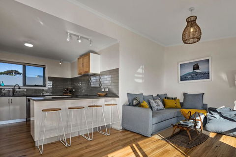 GRANITE BEACH HOUSE At Bay Of Fires - Whitsundays Accommodation 6