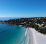 GRANITE BEACH HOUSE at Bay of Fires - Whitsundays Accommodation