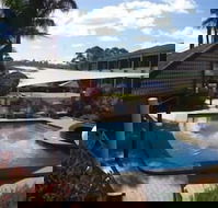 Black Swan Motor Inn - Whitsundays Accommodation