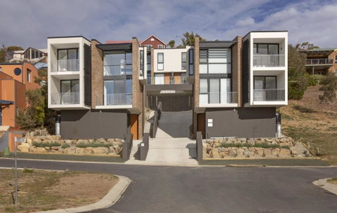 Chilam D Architecturally Designed - Whitsundays Accommodation 3