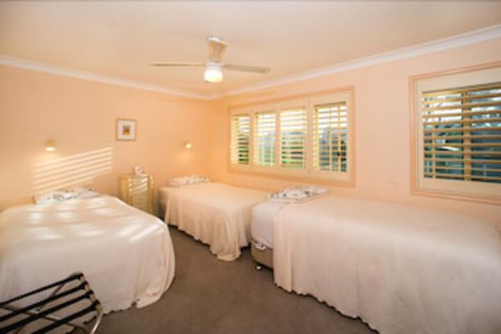 Fishermans Paradise NSW Whitsundays Accommodation