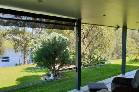 9 Hayward St. Stay Lakeside - Whitsundays Accommodation 0