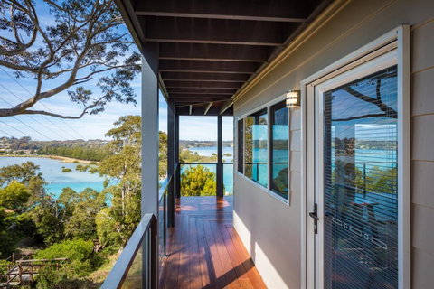 Hillcrest Views Of Wagonga - Whitsundays Accommodation 2