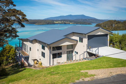 Hillcrest Views Of Wagonga - Whitsundays Accommodation 3