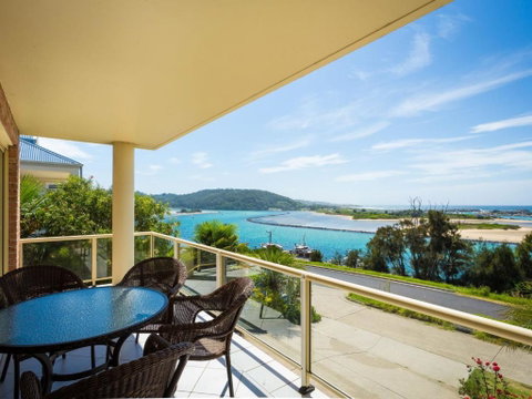 Grand Pacific 1 Unit 1 - Whitsundays Accommodation 2