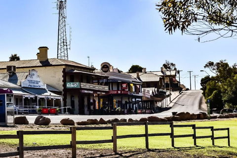 Commercial Hotel Morgan - Whitsundays Accommodation 5
