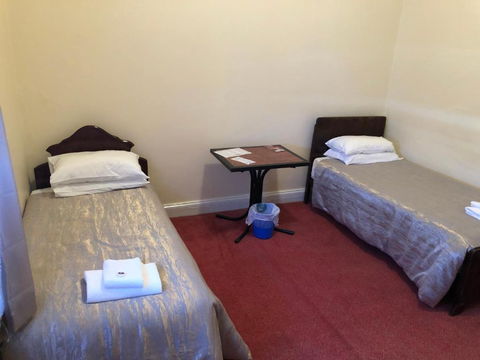 Commercial Hotel Morgan - Whitsundays Accommodation 4