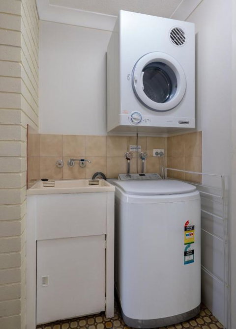 Luanda Unit 7 7a Bulcock Beach Esp Bulcock Beach - Whitsundays Accommodation 4