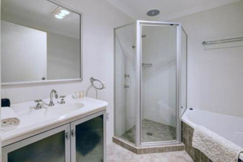 AtTHE COVE - Whitsundays Accommodation 4