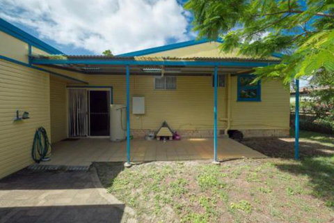 Lovely Torquay Cottage - Whitsundays Accommodation 3