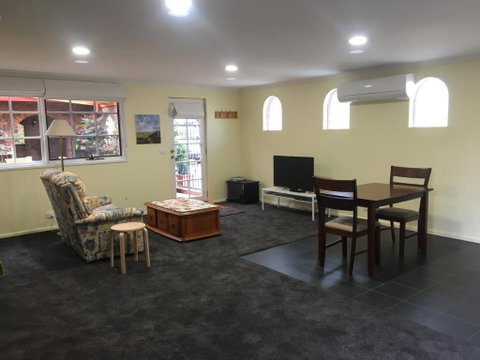 Tinder Lodge Studio - Whitsundays Accommodation 3