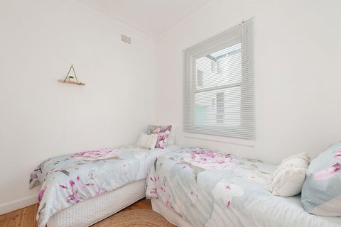 Sand Beach House Breathtaking View & Amazing Position Directly Opposite The Beach! - Whitsundays Accommodation 4