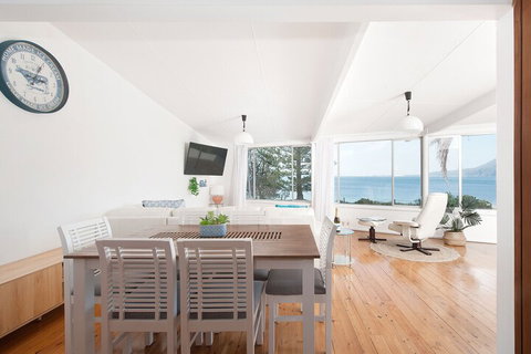 Sand Beach House Breathtaking View & Amazing Position Directly Opposite The Beach! - Whitsundays Accommodation 5