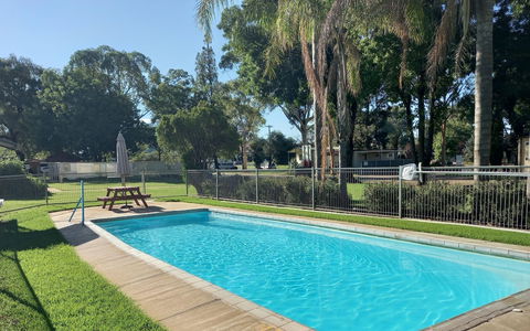 Young Tourist Park - Whitsundays Accommodation 1