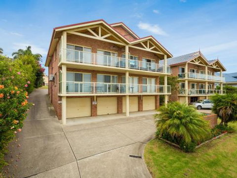 Grand Pacific 2 Unit 1 - Whitsundays Accommodation 1