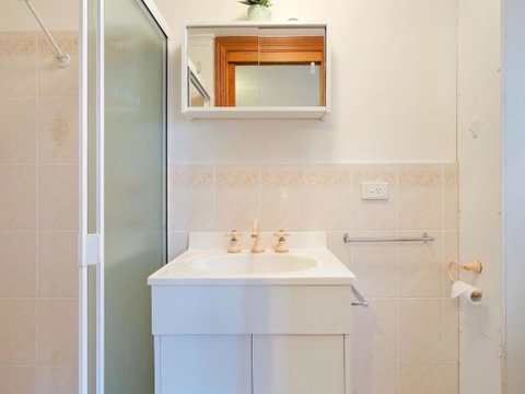 Grand Pacific 2 Unit 1 - Whitsundays Accommodation 6