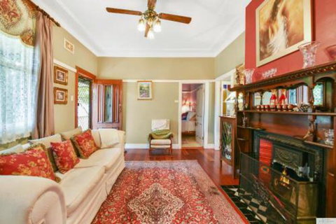 Lovel Cottage - Whitsundays Accommodation 4