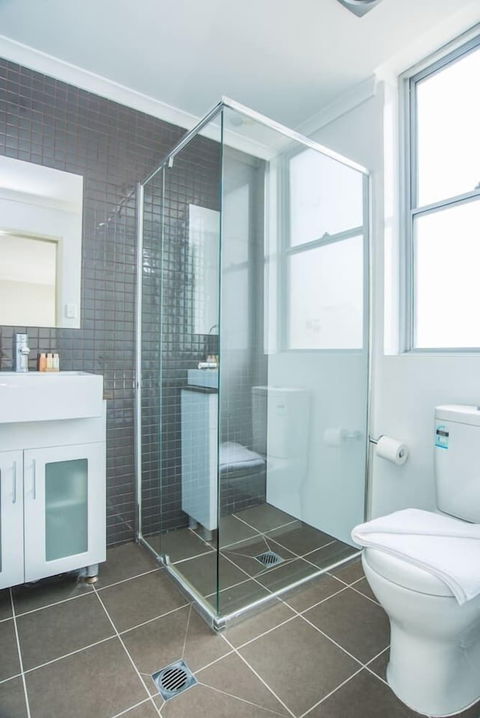 Designed Home Of Ultimate Convenience In Gordon - Whitsundays Accommodation 4