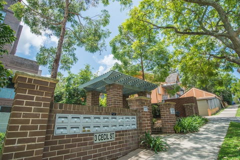 Designed Home Of Ultimate Convenience In Gordon - Whitsundays Accommodation 1