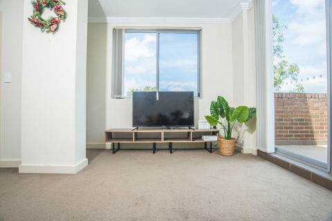 Designed Home Of Ultimate Convenience In Gordon - Whitsundays Accommodation 3