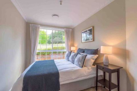 Luxurious Home On 5 Acres Close To CBD Sleeps 18 - Whitsundays Accommodation 6