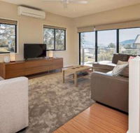 Rocky Cottage - Whitsundays Accommodation