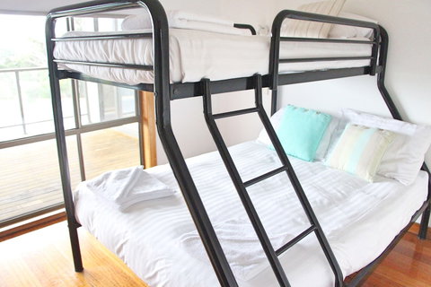 Lazy Wave Beach House - Whitsundays Accommodation 4