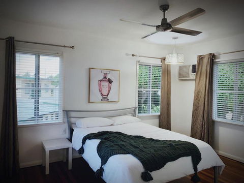Holiday Rental Huge House With Beach Views - Whitsundays Accommodation 6