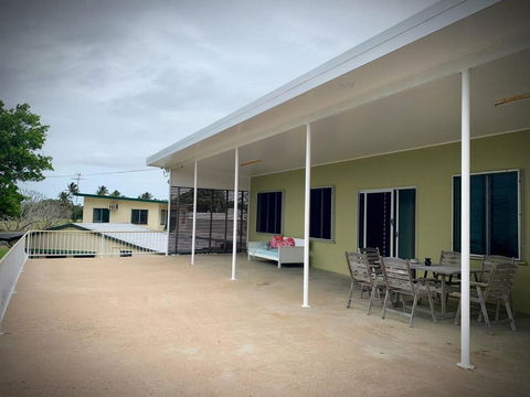 Holiday Rental Huge House With Beach Views - Whitsundays Accommodation 4