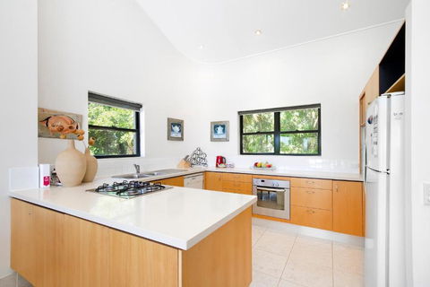 A Little Cove Treasure Noosa Heads - Whitsundays Accommodation 4