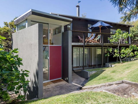 ARGYLL MOLLYMOOK Absolute Waterfront - Whitsundays Accommodation 3