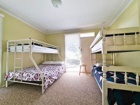 GOLF 39 MOLLYMOOK BEACH - Whitsundays Accommodation 4