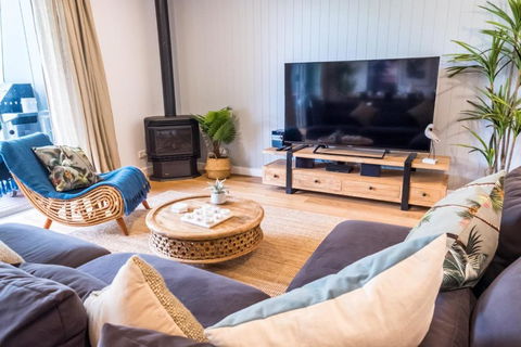 Pandanas Apartments 17B Mollymook Beach - Whitsundays Accommodation 3
