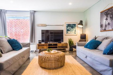 Pandanas Apartments 17B Mollymook Beach - Whitsundays Accommodation 0