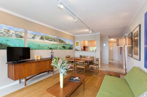Riverside Arthouse - Whitsundays Accommodation 4