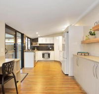 North Central Holiday Home - Whitsundays Accommodation