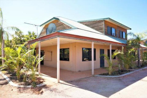 Ningaloo Breeze Villa 10 3 Bedroom Fully Self Contained Disabled Friendly Accommodation - Whitsundays Accommodation 0