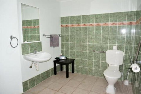 Ningaloo Breeze Villa 10 3 Bedroom Fully Self Contained Disabled Friendly Accommodation - Whitsundays Accommodation 7