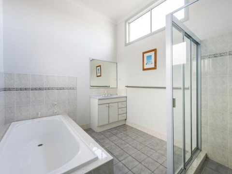 Clifton On Charles - Whitsundays Accommodation 2