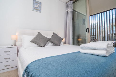 Roseberry Apartment For Travelling Couple In Green Square - Whitsundays Accommodation 6