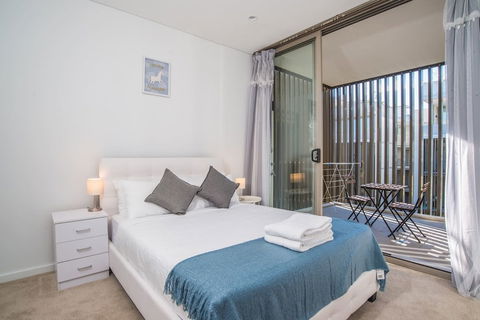 Roseberry Apartment For Travelling Couple In Green Square - Whitsundays Accommodation 1