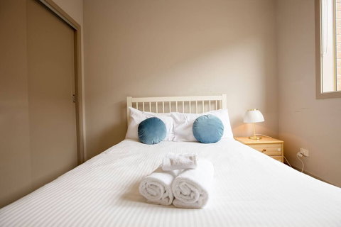 Gorgeous 4BR Home In Point Cook - Whitsundays Accommodation 4