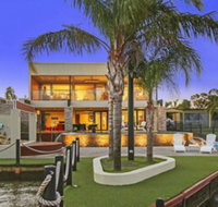 Lang Street Luxury Retreat Mulwala - Whitsundays Accommodation